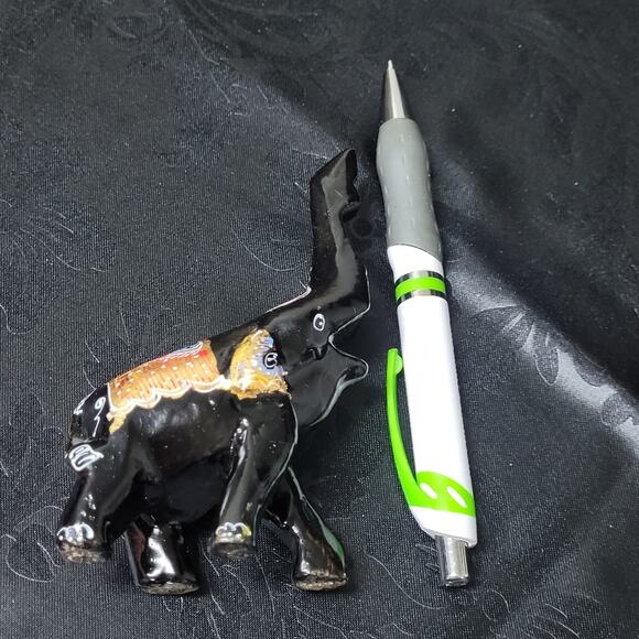 Elephant Black Lacquered Trunk Up. Collectable; Small;  Hand Painted Designs - Picture 2 of 12